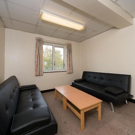 Ensuite Room In Nice Part Of Hull - Quick Central 赫尔河畔京士顿 外观 照片