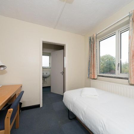 Ensuite Room In Nice Part Of Hull - Quick Central 赫尔河畔京士顿 外观 照片