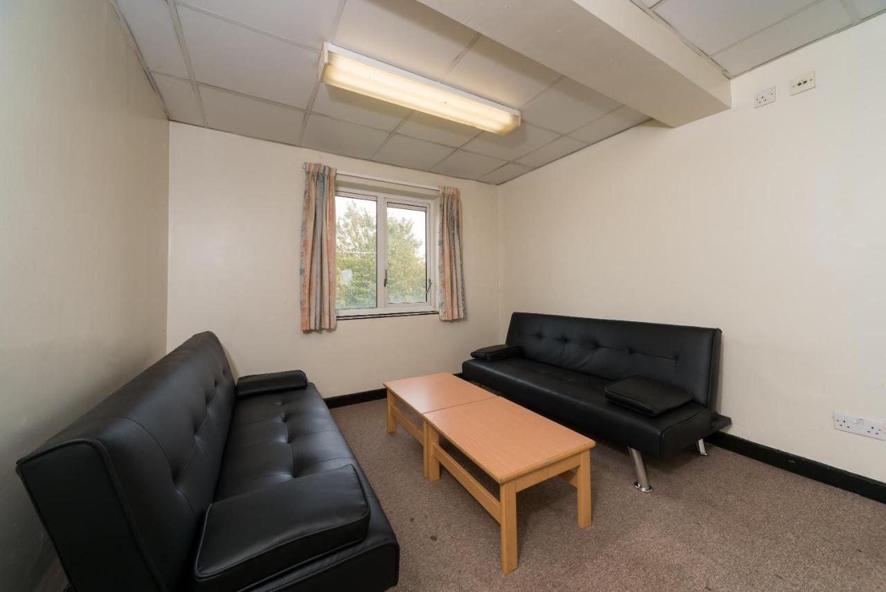 Ensuite Room In Nice Part Of Hull - Quick Central 赫尔河畔京士顿 外观 照片