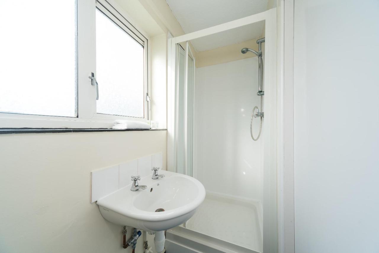 Ensuite Room In Nice Part Of Hull - Quick Central 赫尔河畔京士顿 外观 照片