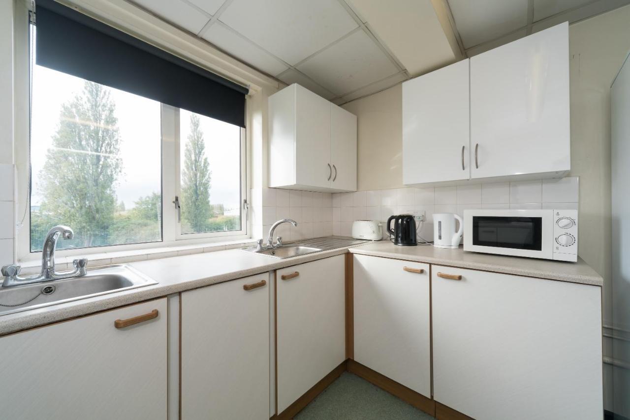 Ensuite Room In Nice Part Of Hull - Quick Central 赫尔河畔京士顿 外观 照片